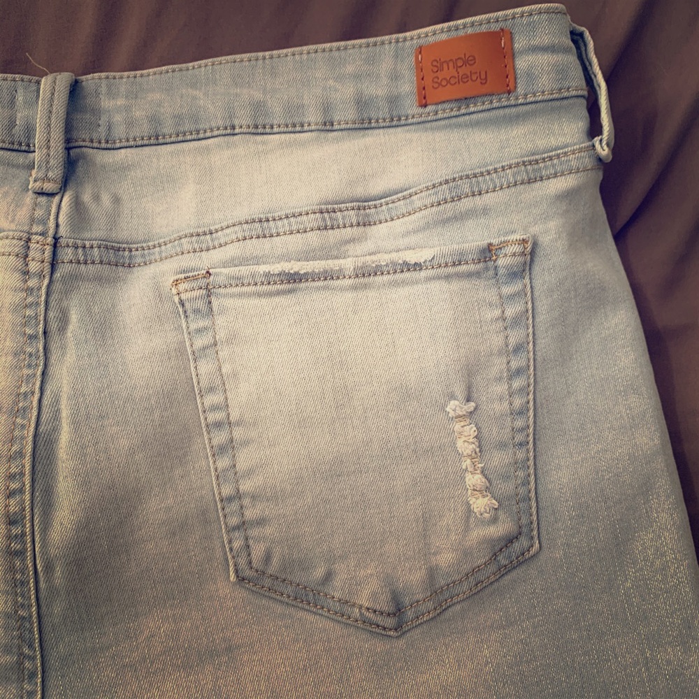Skinny ripped jeans
